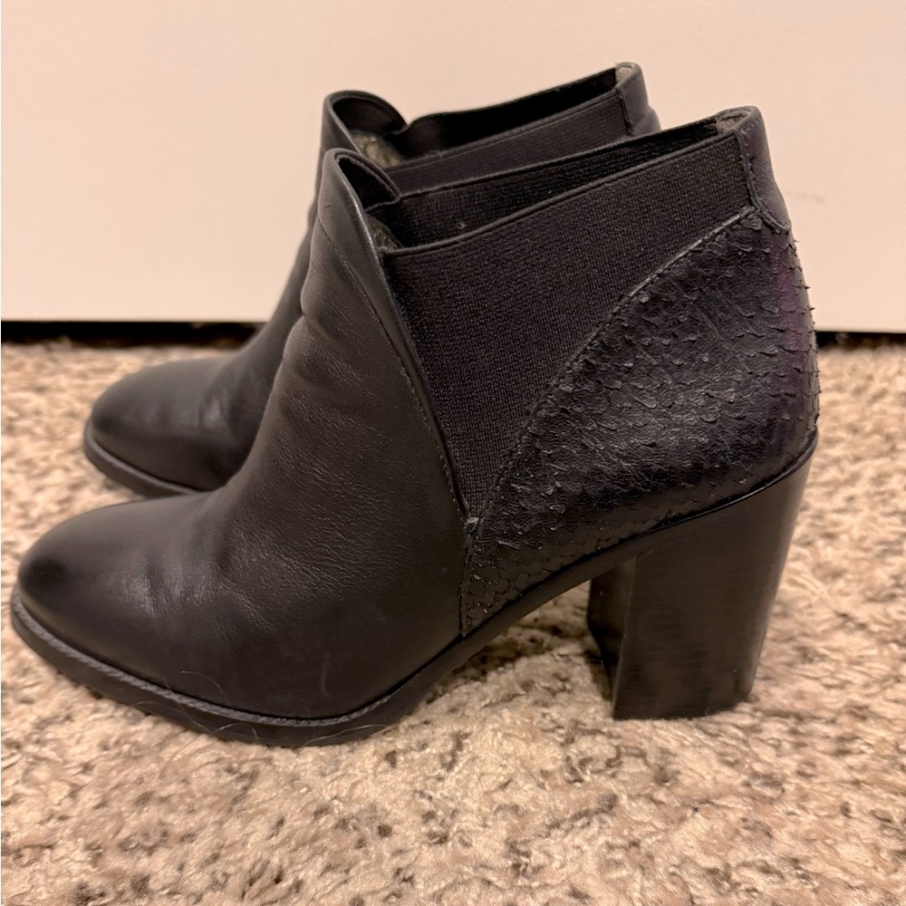 Women's Chunk Heel Black Ankle Boots